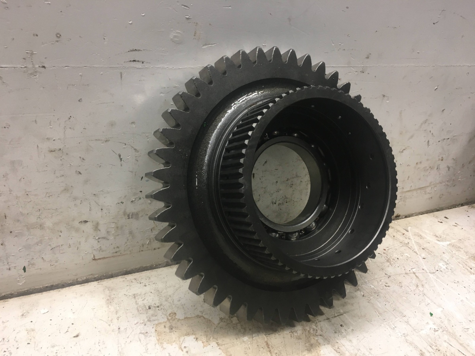 D-RANGE GEAR - OUTPUT SHAFT ASSEMBLY