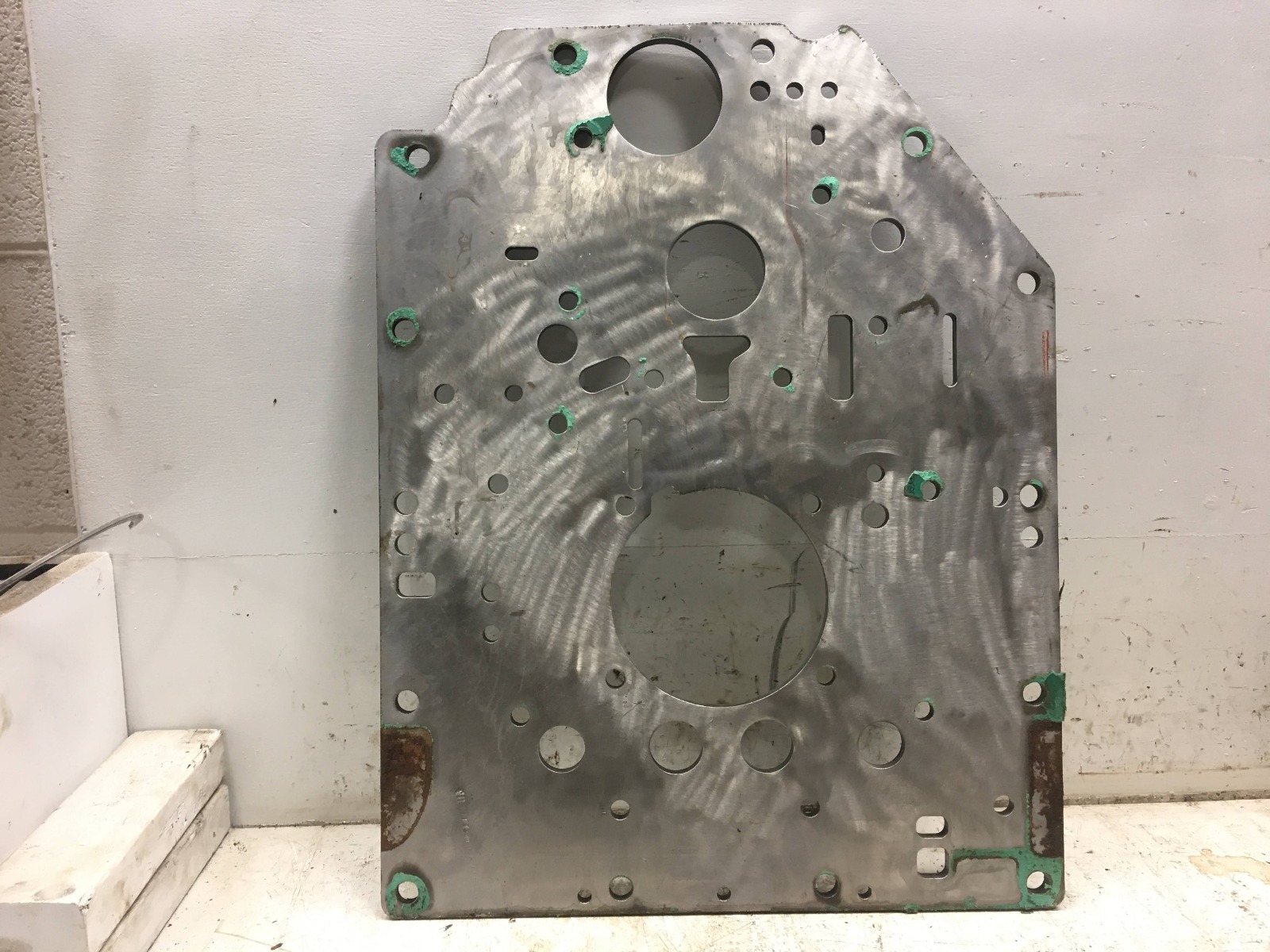 MANIFOLD END PLATE