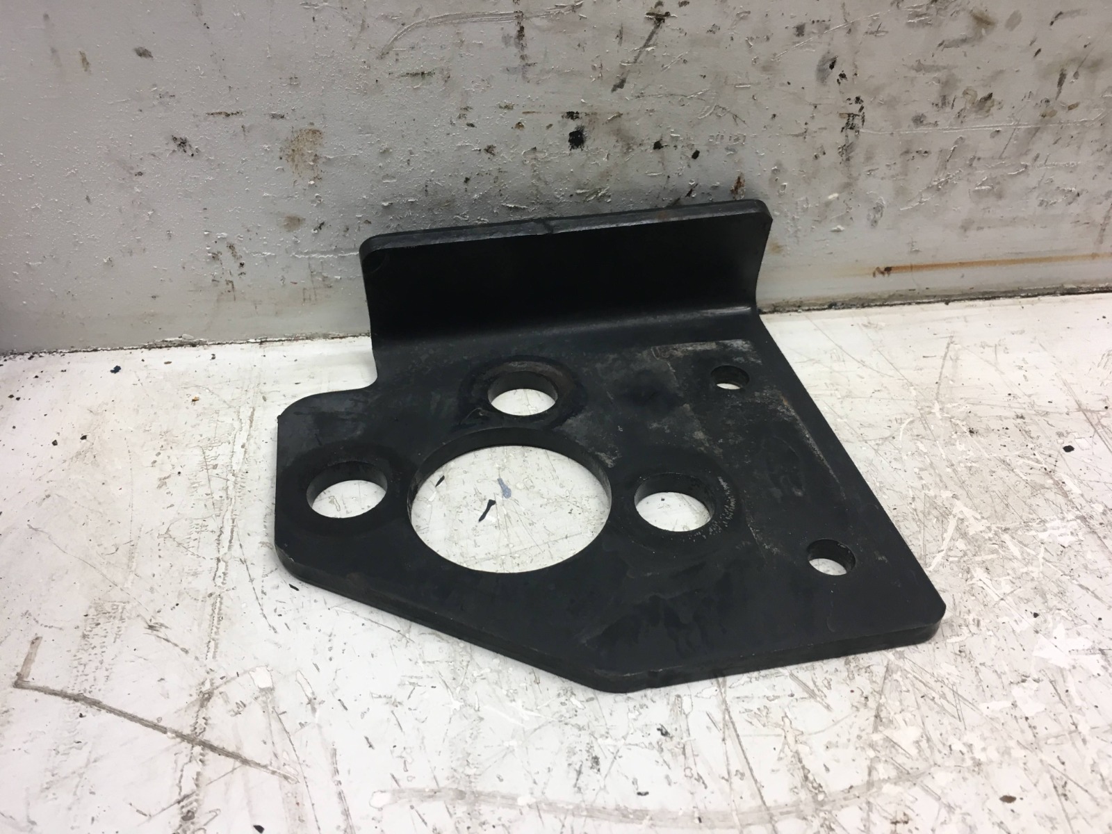 STEERING BRACKET