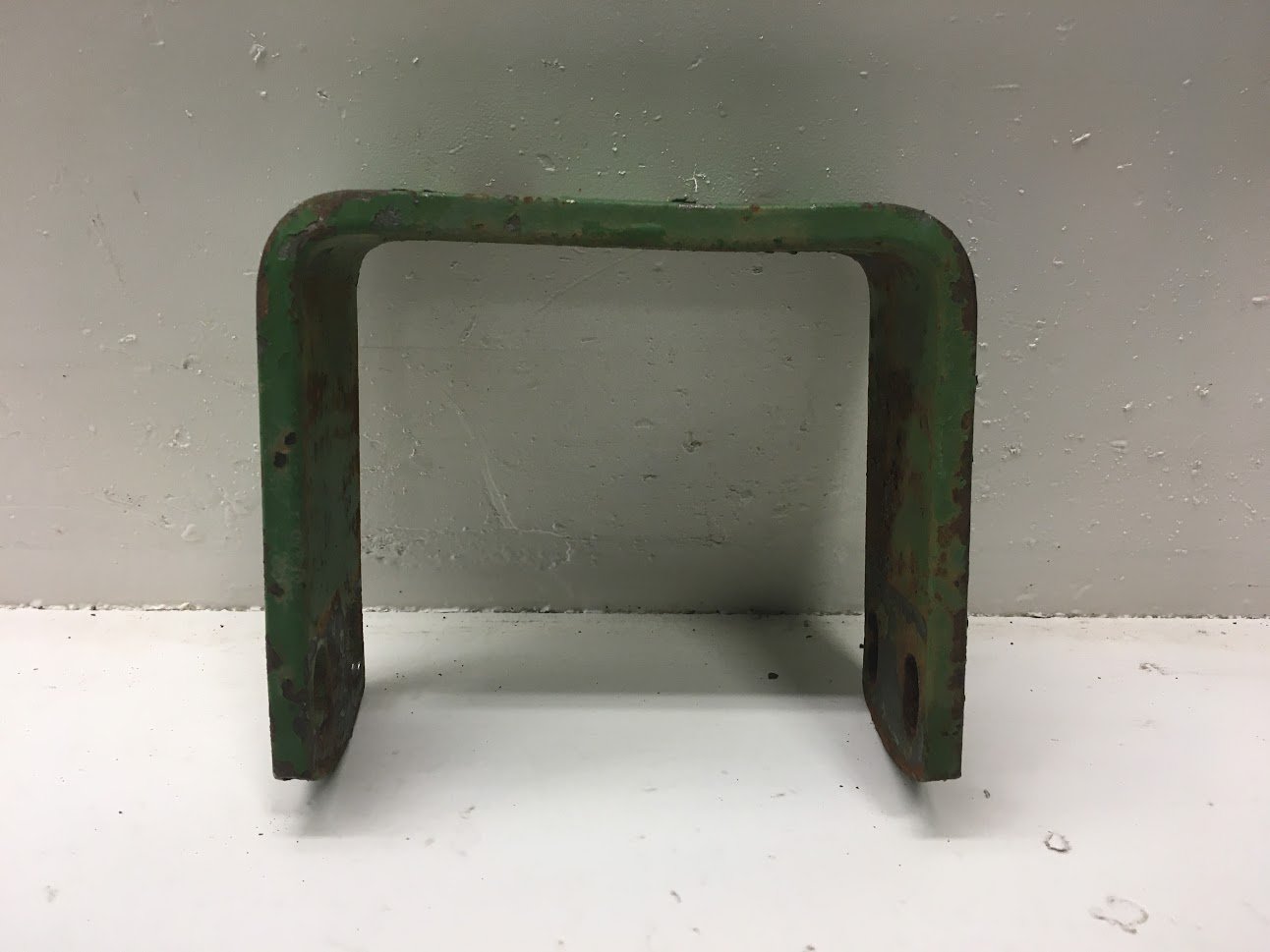 AXLE CLAMP