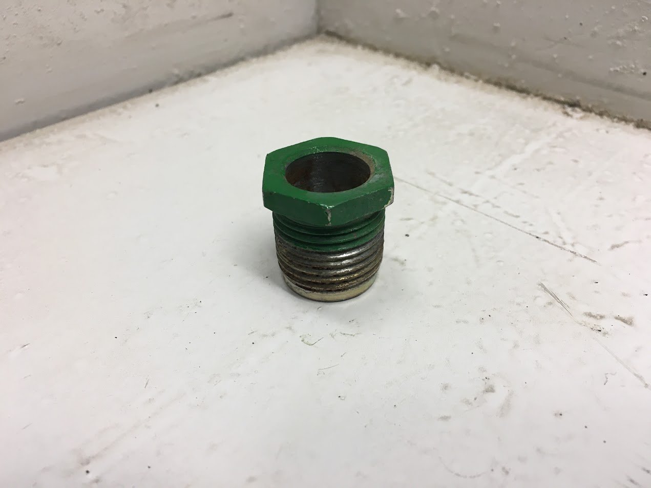 INJECTION TUBE NUT
