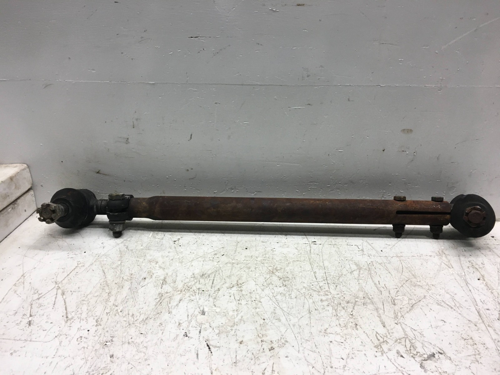 TIE ROD ASSEMBLY
