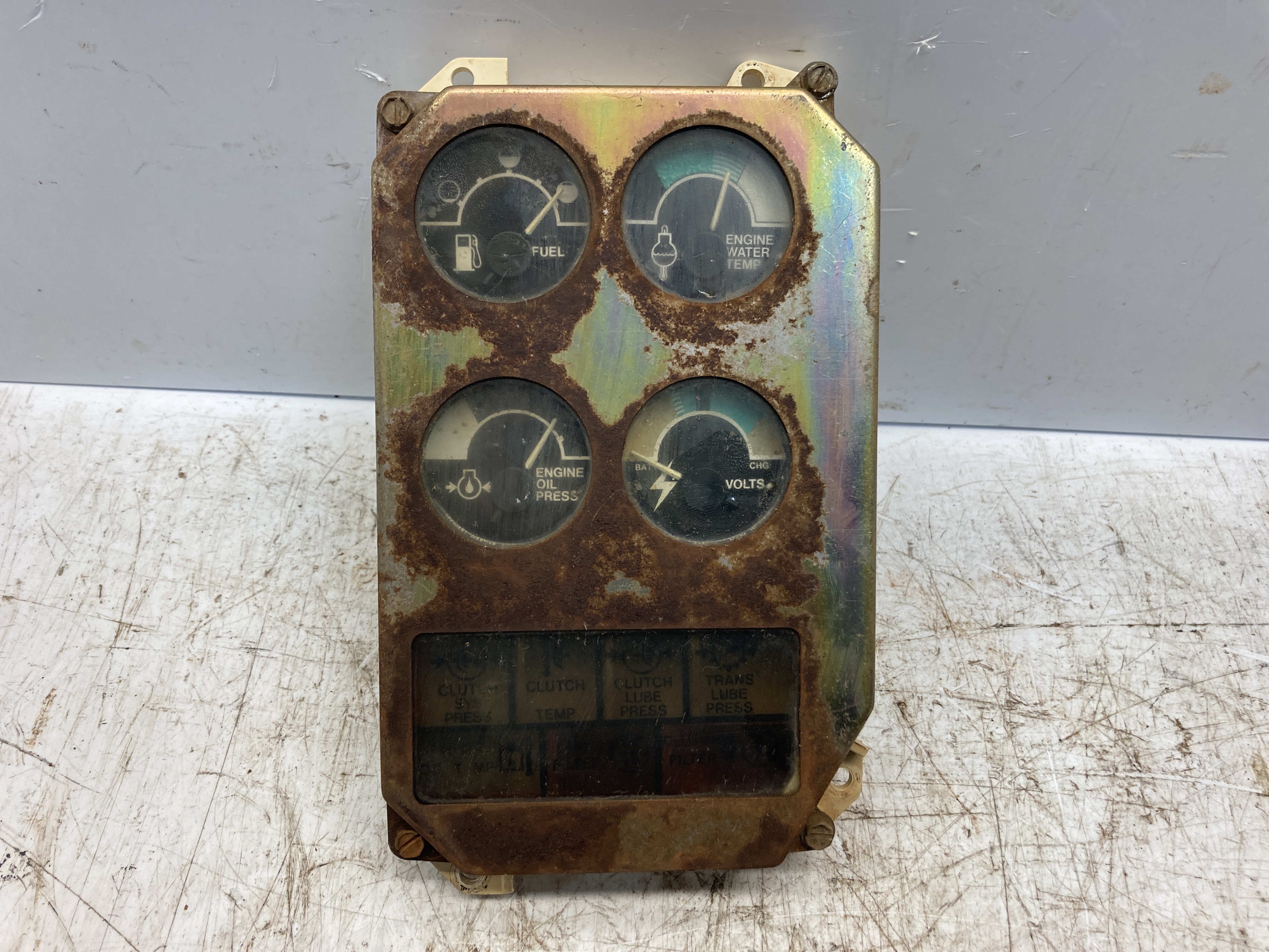 INSTRUMENT CLUSTER