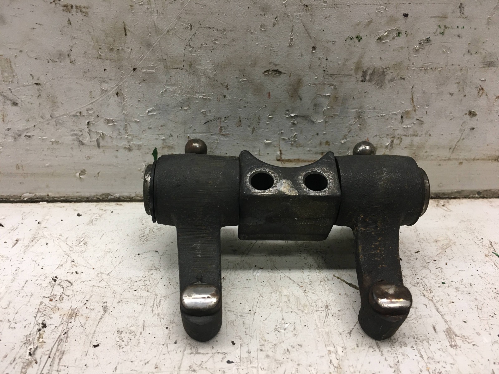 ROCKER SHAFT ASSEMBLY