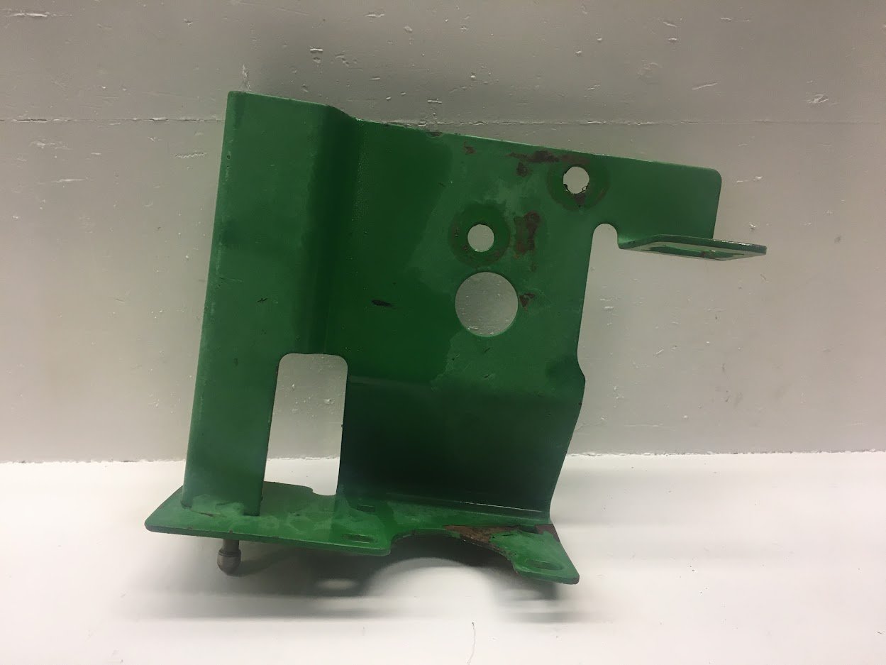SOCKET BRACKET