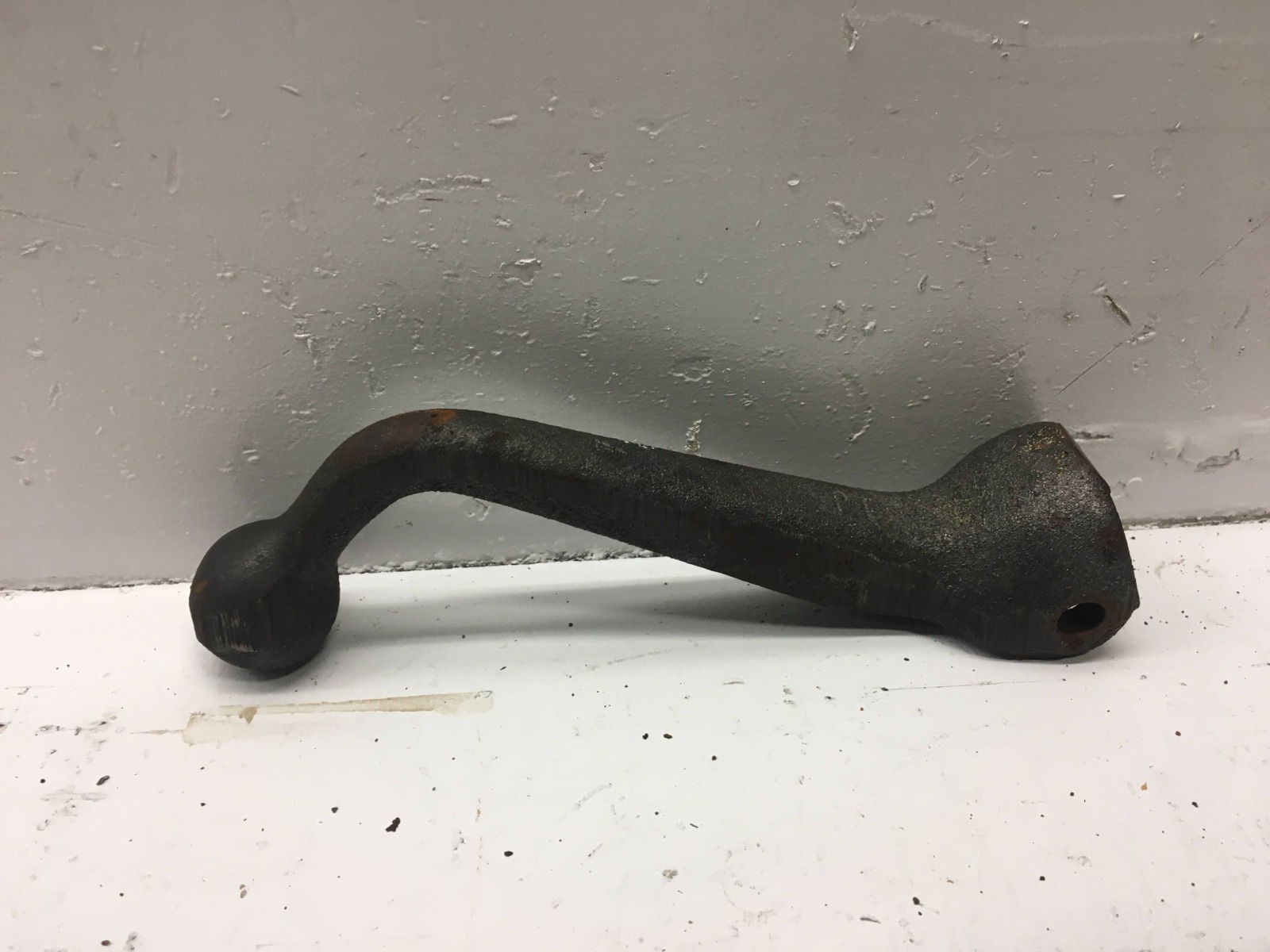 LIFT HOUSING HANDLE