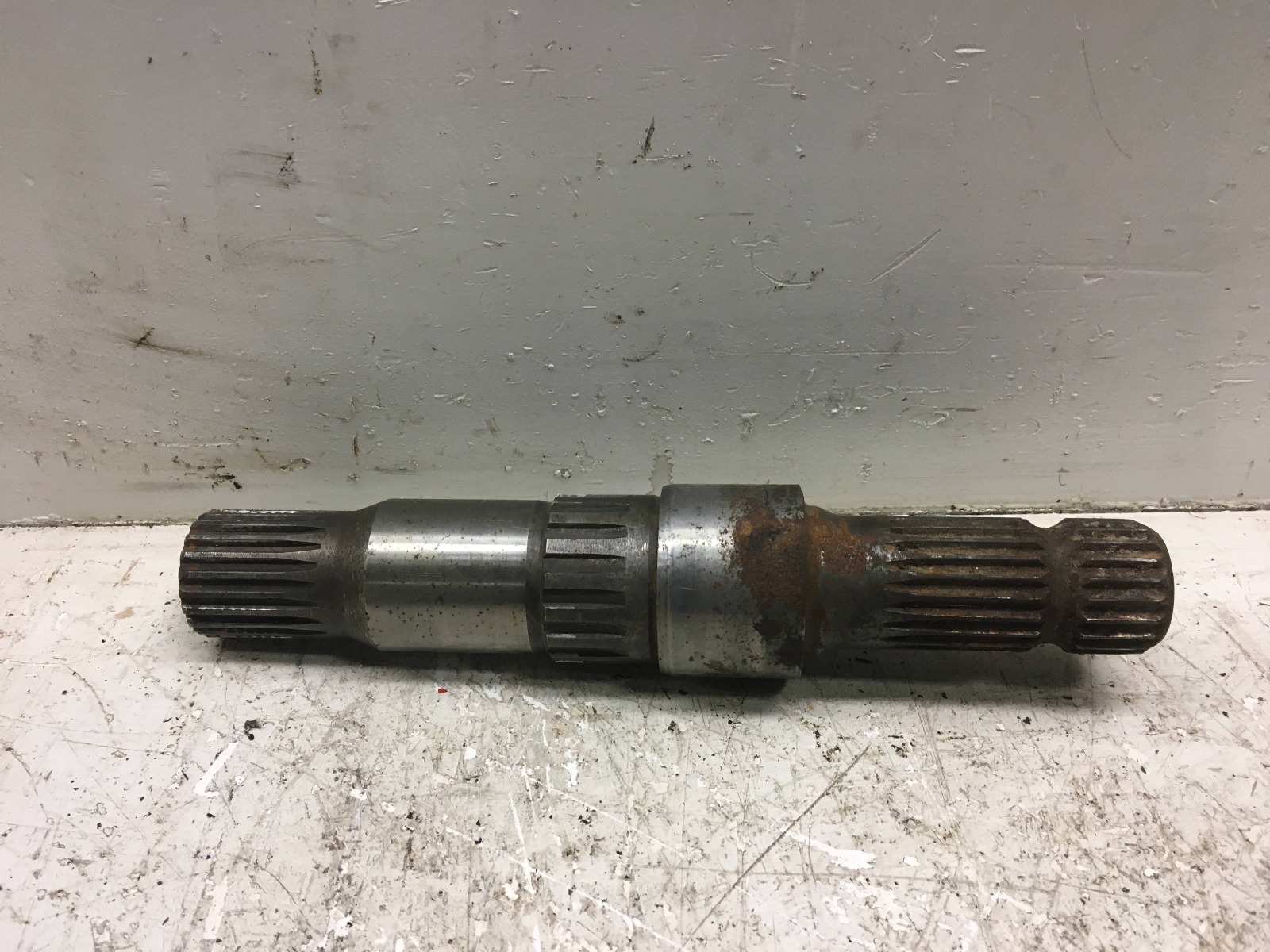 STUB SHAFT - REAR
